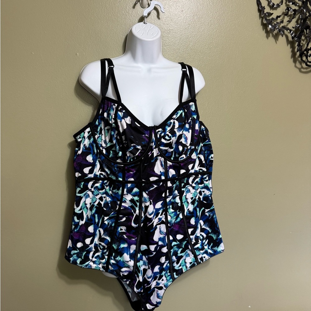 Torrid Women's Underwire Bodysuit Microfiber Butterfly Wings‎ Plus Size 4